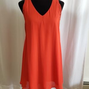 Cute orange dress!